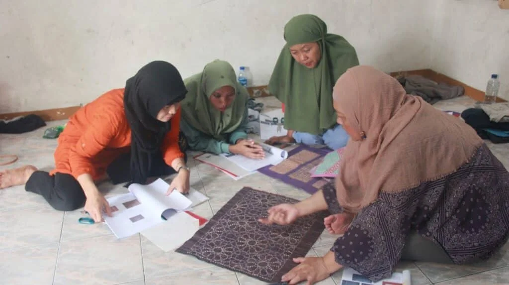 Pekerjaan Layak dan Pertumbuhan Ekonomi